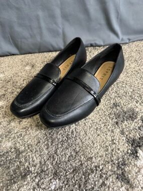 Esprit Black Slip-On Women’s Loafers with Strap Detail - size 7.5